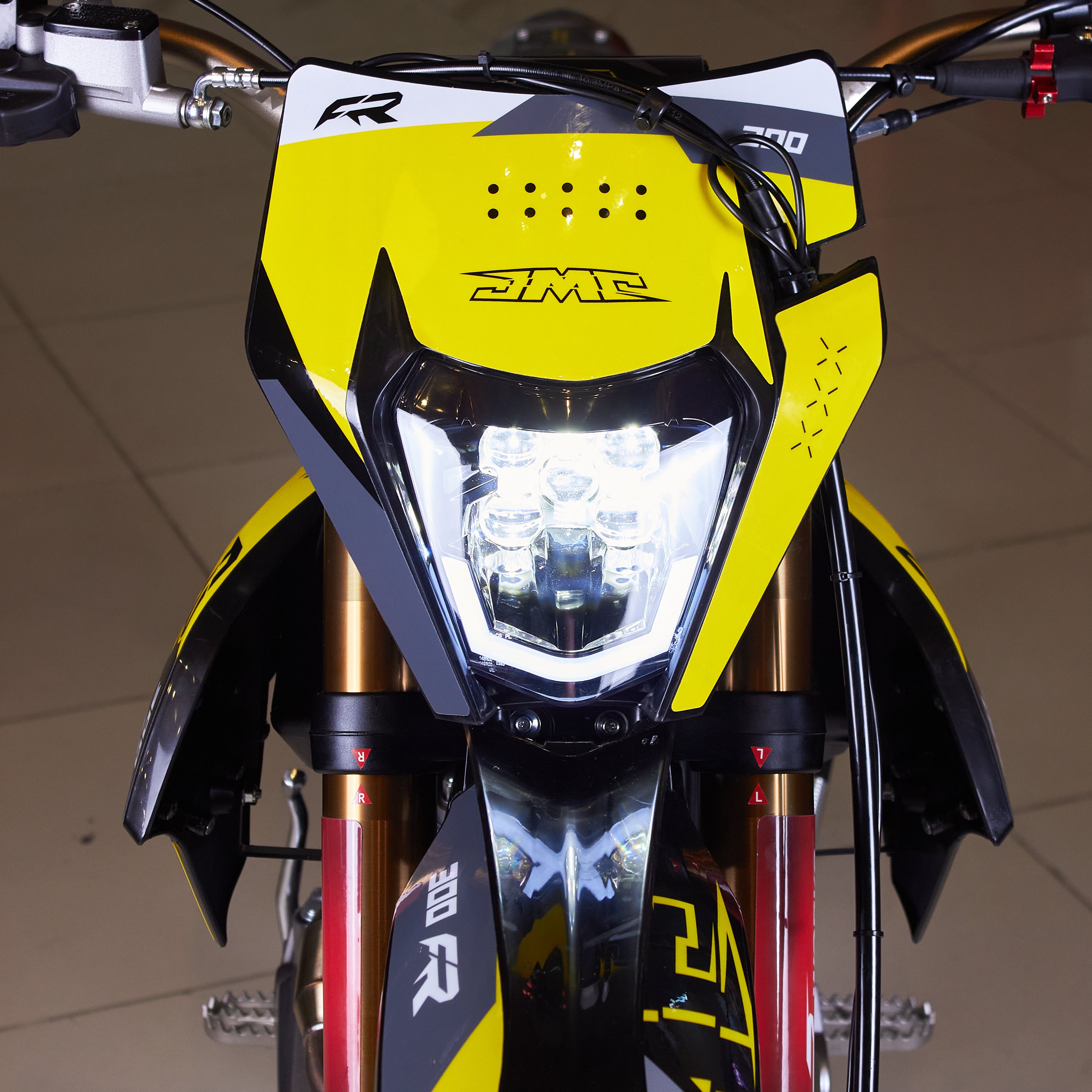 f12097280