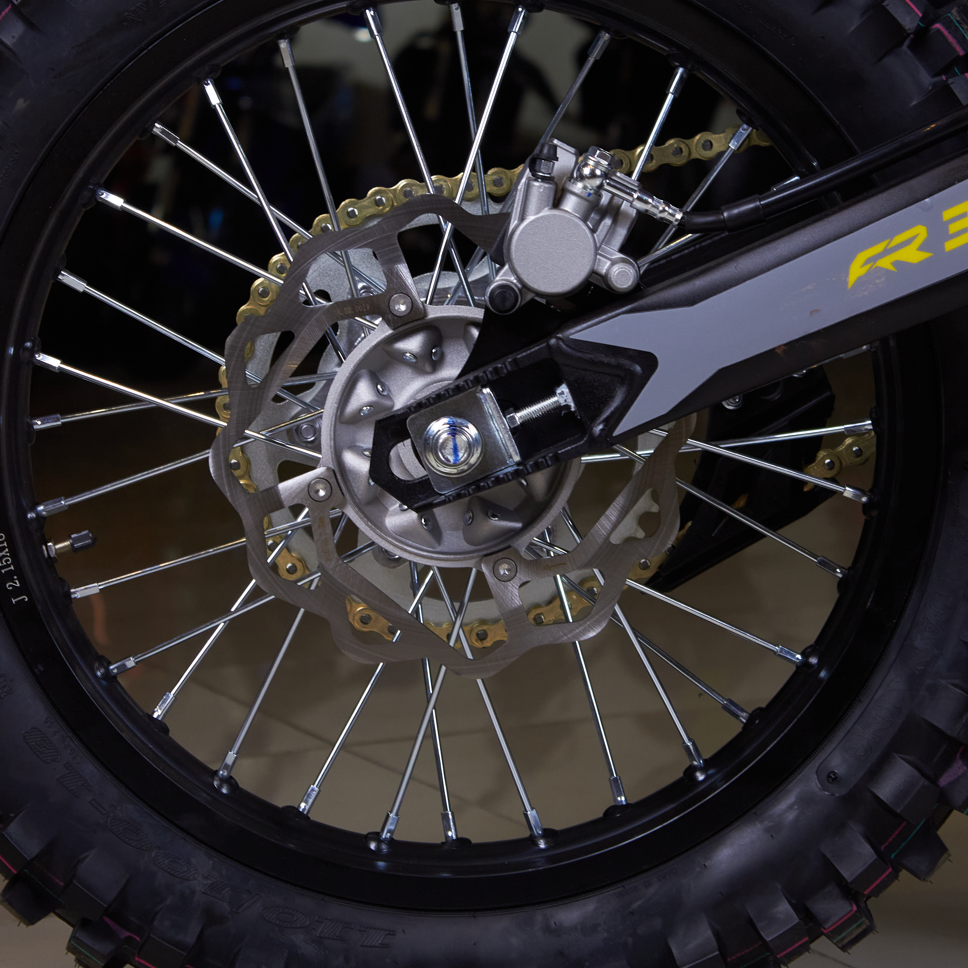 f12457984